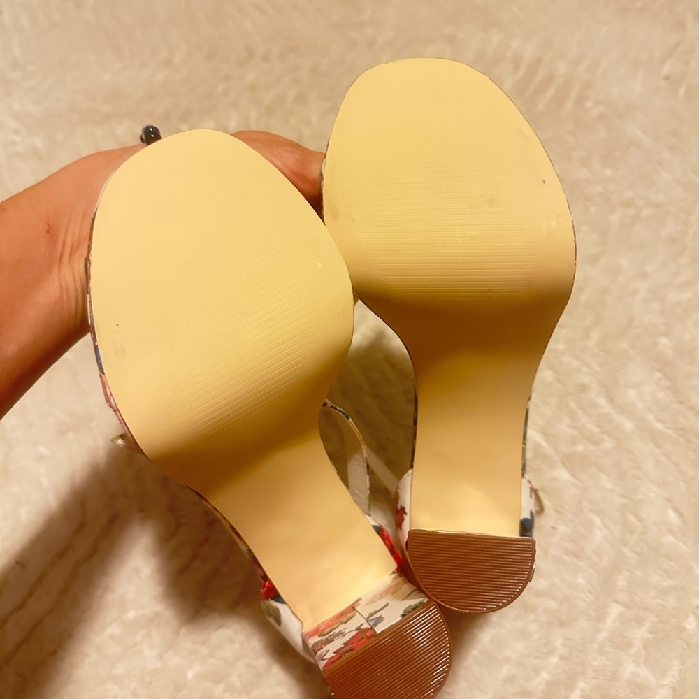 BRAND NEW David's Bridal Multicolor Floral Heels come with matching purse!!! - Picture 4 of 8